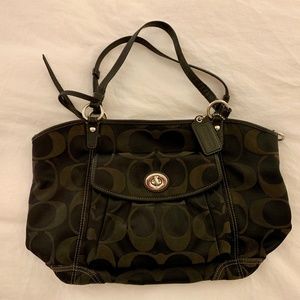 Coach Purse l Lightly Used l Sleek, Black Style